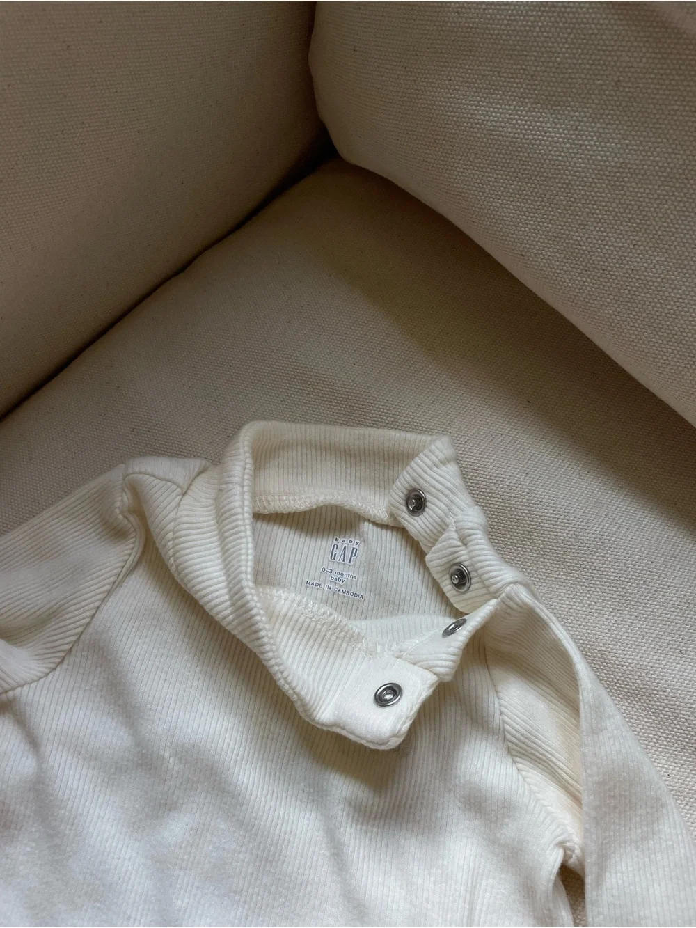 baby GAP Cream Long-Sleeve Baby One-Piece Bodysuit